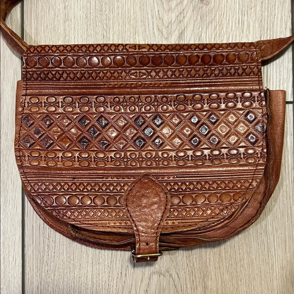 Vintage Circa 1990’s Brown Leather Crossbody Bag - Picture 2 of 16